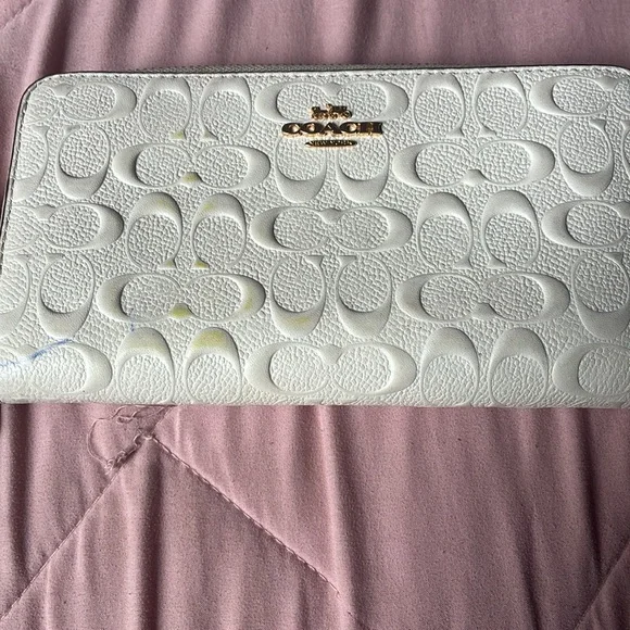Coach White Wristlet Wallet - Picture 4 of 11